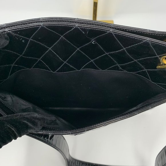 Authentic CHANEL Matelasse Black Patent Leather - Picture 11 of 12